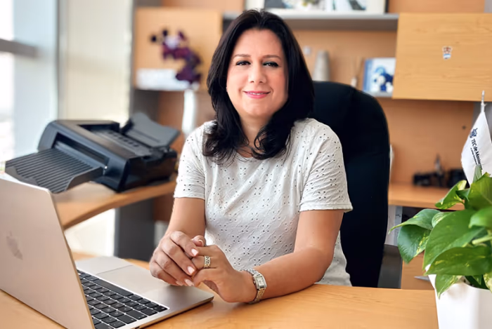 Profesional de seguros
brindando asesoría estratégica